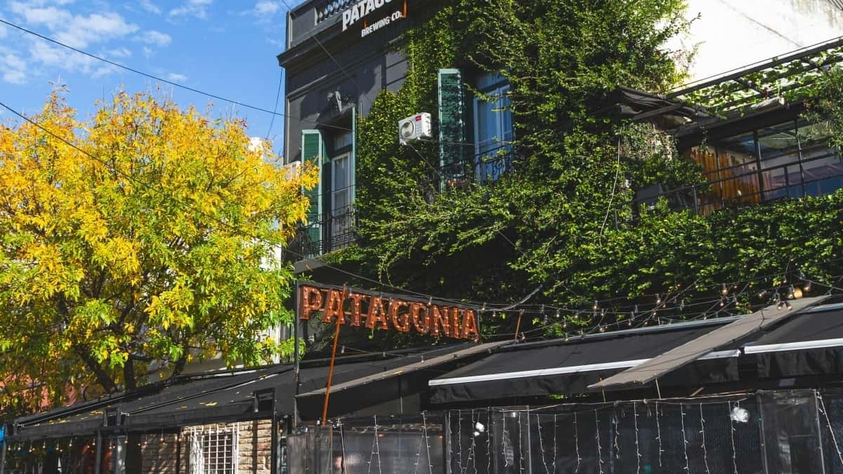 Cum pot influencerii YouTube din Romania colabora cu branduri din Canada