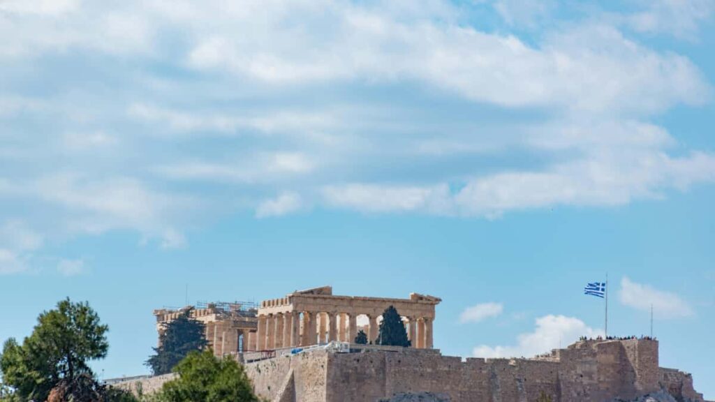 Ghid practic pentru creatori din Romania: cum gasesti, abordezi si obtii review-uri de la branduri din Colombia pe Disney Plus pentru noile functii de gaming.