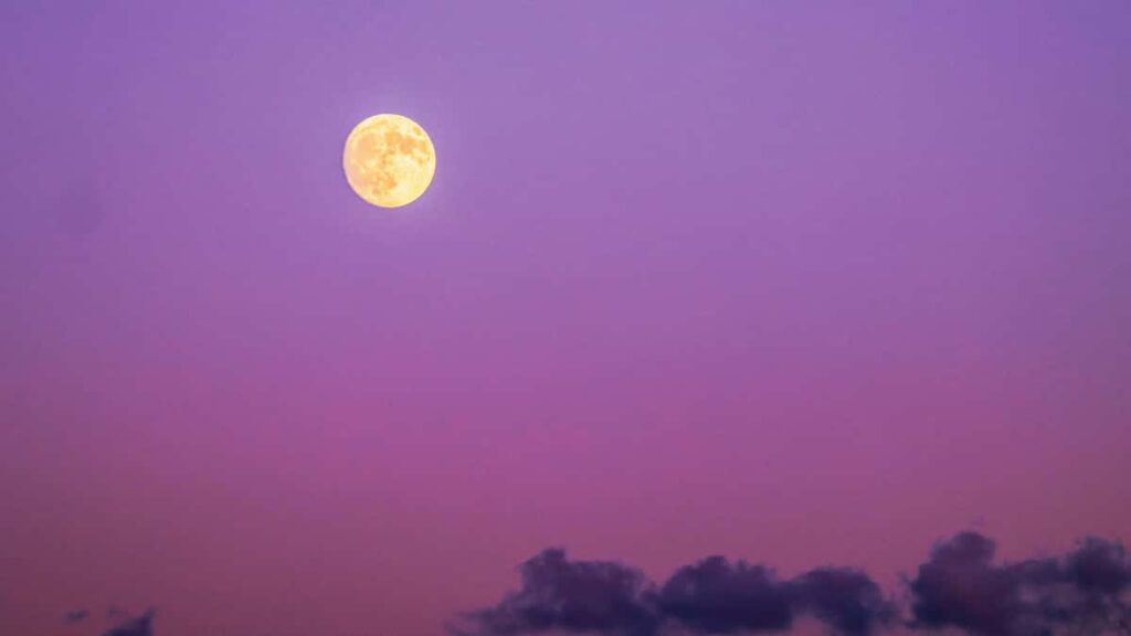 Ghid practic pentru advertiserii din Romania: cum gasesti creatori Facebook din Grecia pentru oferte pe tarif fix, folosind Meta APIs, marketplace-uri si tactici locale de outreach.