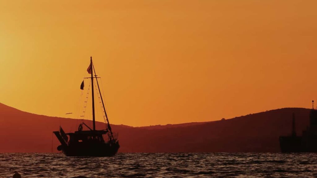 Ghid practic pentru creatori din Romania: strategii locale si tactice dovedite ca sa ajungi la branduri din Bahrain pe Clubhouse si sa le vinzi ideea unui demo live.