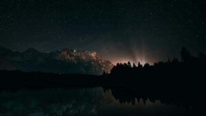 Ghid practic pentru branduri din Romania: cum identifici si contactezi creatorii din Slovacia activi pe Disney+ pentru campanii skincare.