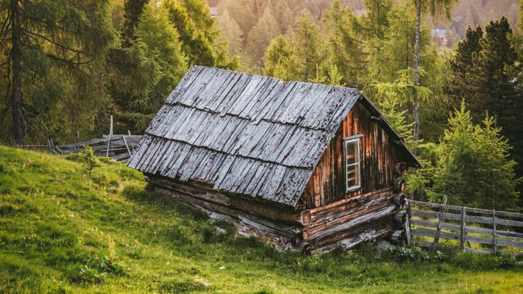 Ghid practic pentru advertiserii din Romania: cum identifici, verifici si implici creatori iranieni pe Chingari pentru testare de produs cu tactici reale, riscuri si resurse.