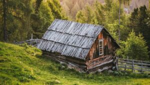 Ghid practic pentru advertiserii din Romania: cum identifici, verifici si implici creatori iranieni pe Chingari pentru testare de produs cu tactici reale, riscuri si resurse.