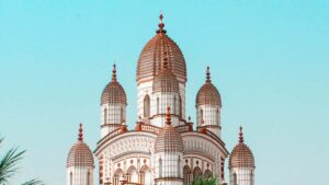 Ghid practic pentru advertiserii din Romania: cum gasesti creatorii Josh din Iraq si ii mobilizezi prin streameri pentru a creste instalarile aplicatiei.