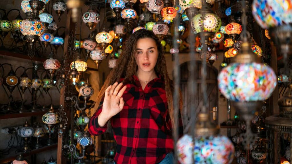 Ghid practic pentru creatori din Romania: cum sa abordezi branduri din Republica Dominicana pe Moj pentru review-uri beauty & skincare.