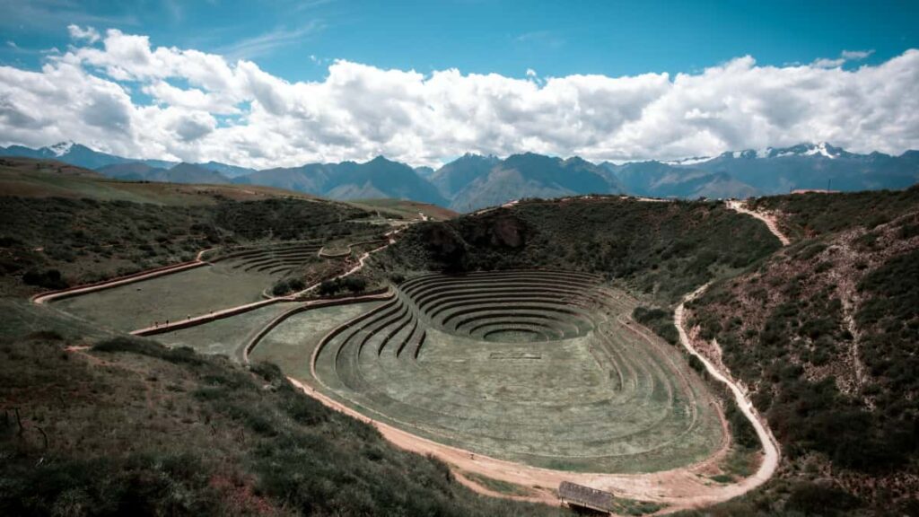 Ghid practic pentru creatori din Romania: tactici locale, contacte si strategii etice ca sa promovezi piese pe Spotify prin provocari cu branduri din Portugalia.